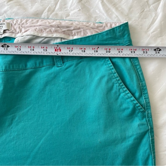 Crown and Ivy Women’s Plus Size 22 W Capri pants in aqua color signs of wear - Picture 6 of 10